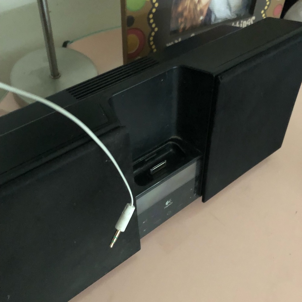 Logitech Speaker touch screen controls